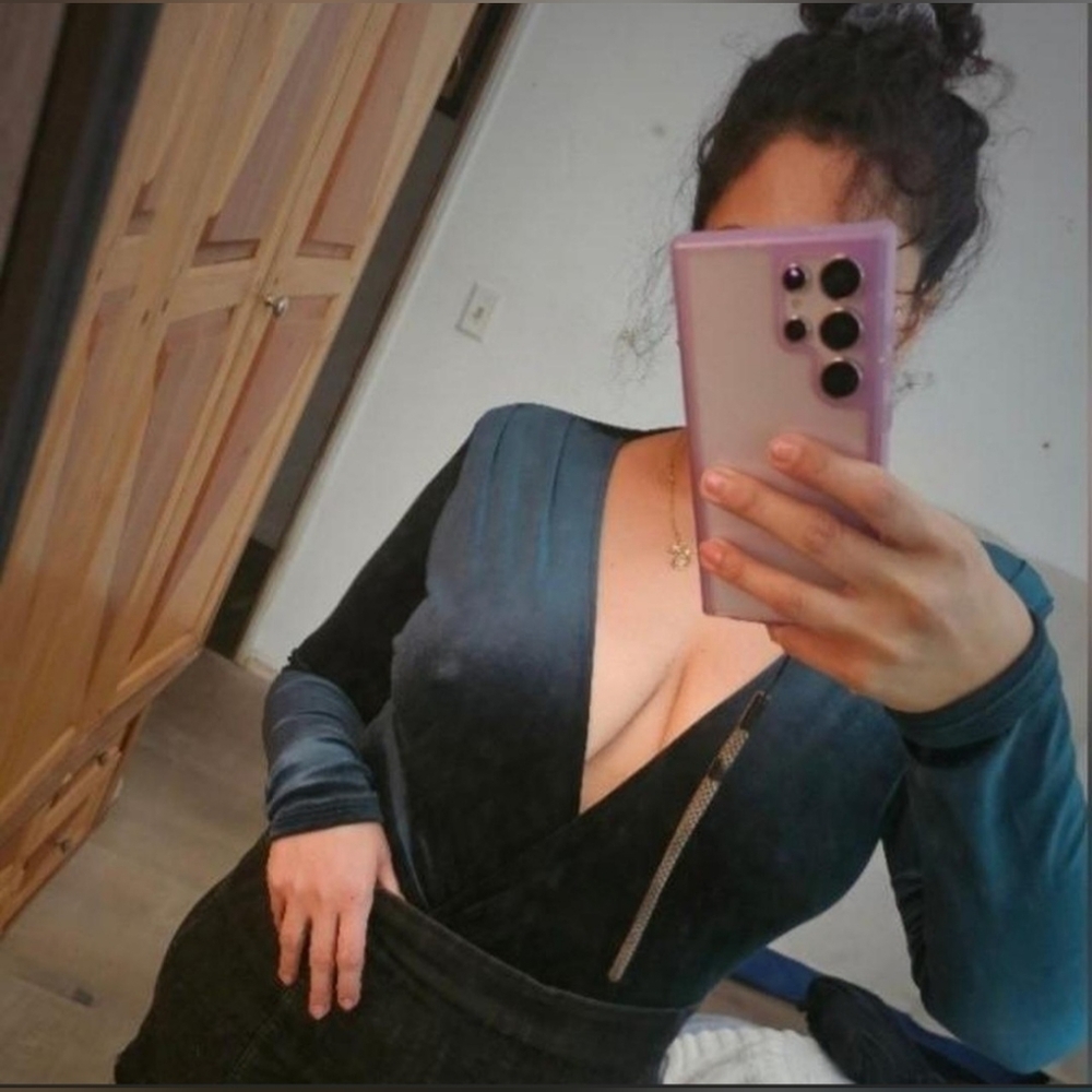 Emerald Green Velvet Bodysuit Top - Picture 6 of 9